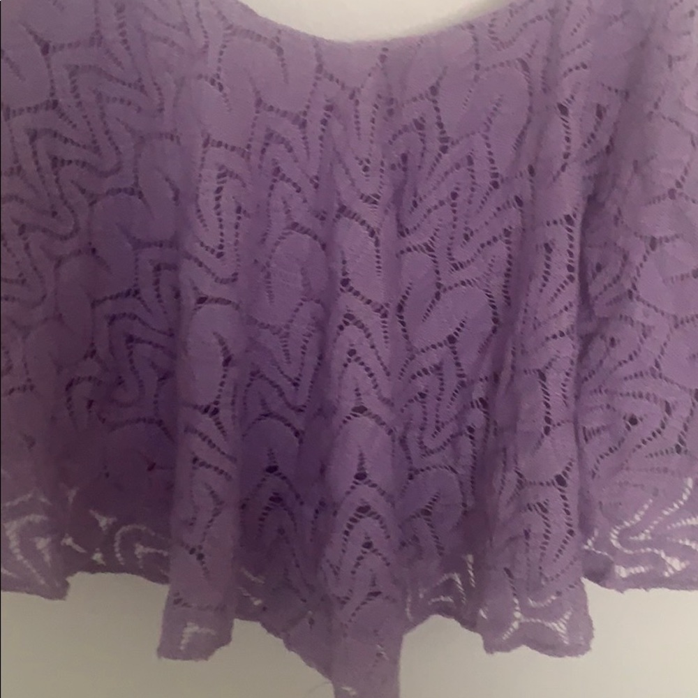 Lavender Ruffled Crop Top - Picture 4 of 5